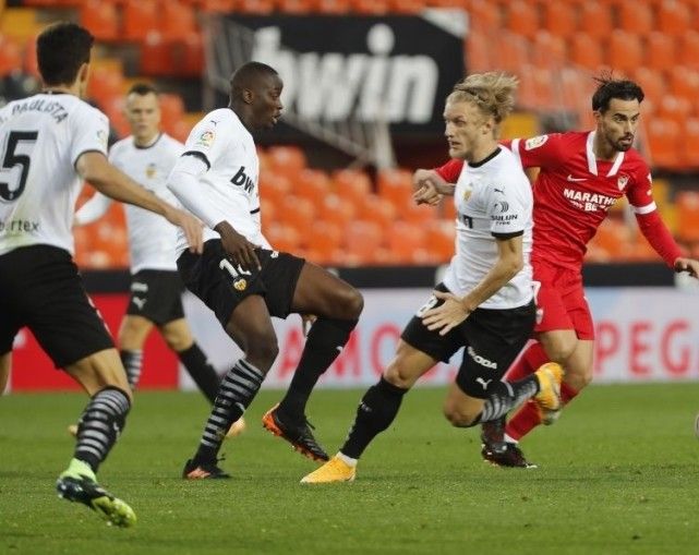 爱游戏体育app下载-关于马德里竞技发布备战花絮，赛前更衣室发声，CBA常规赛任务艰巨，心理建设被强调的信息