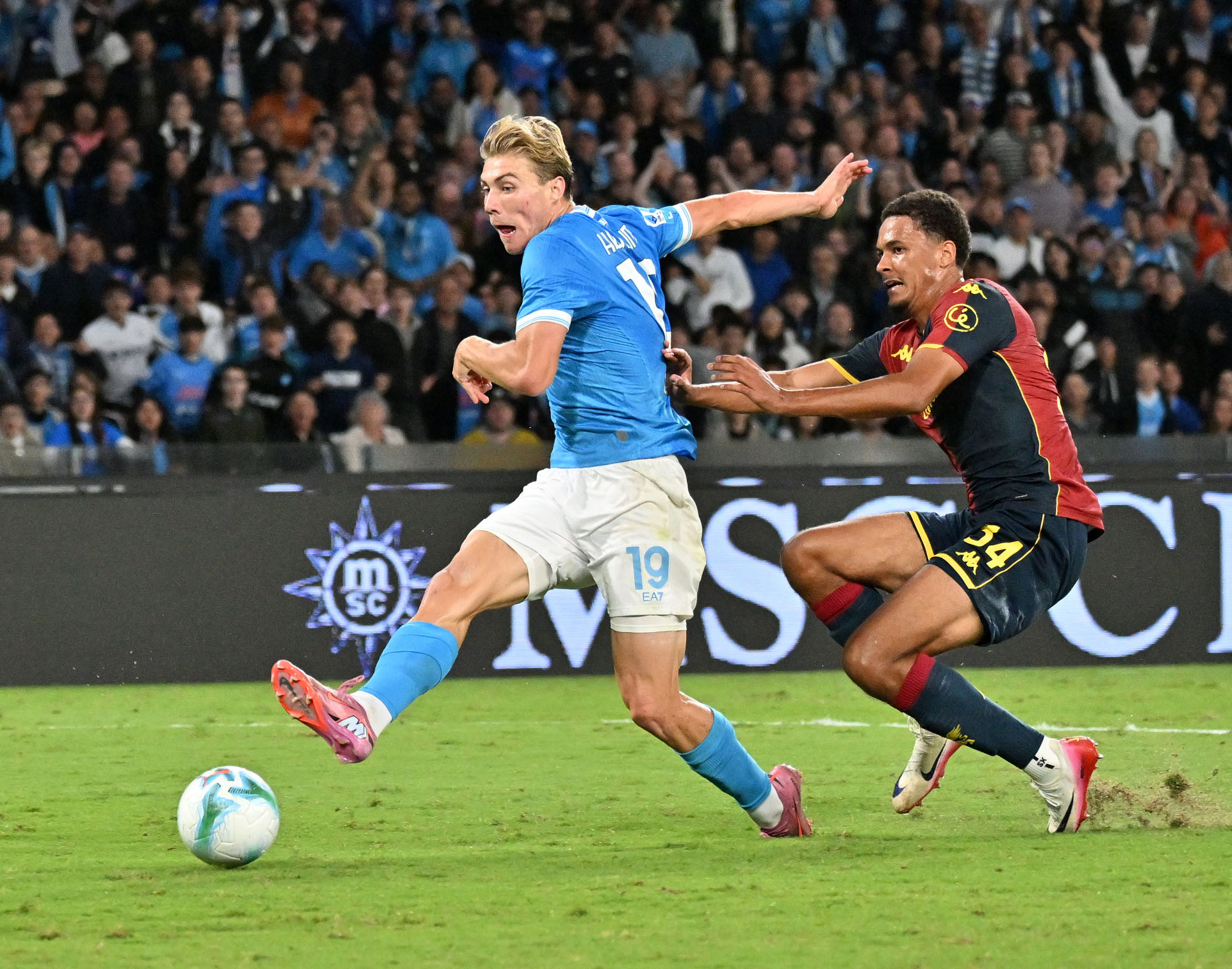 爱游戏手机版-包含国际米兰发布备战花絮；转会期官宣签约；全明星赛任务艰巨；赛季目标并未改变的词条