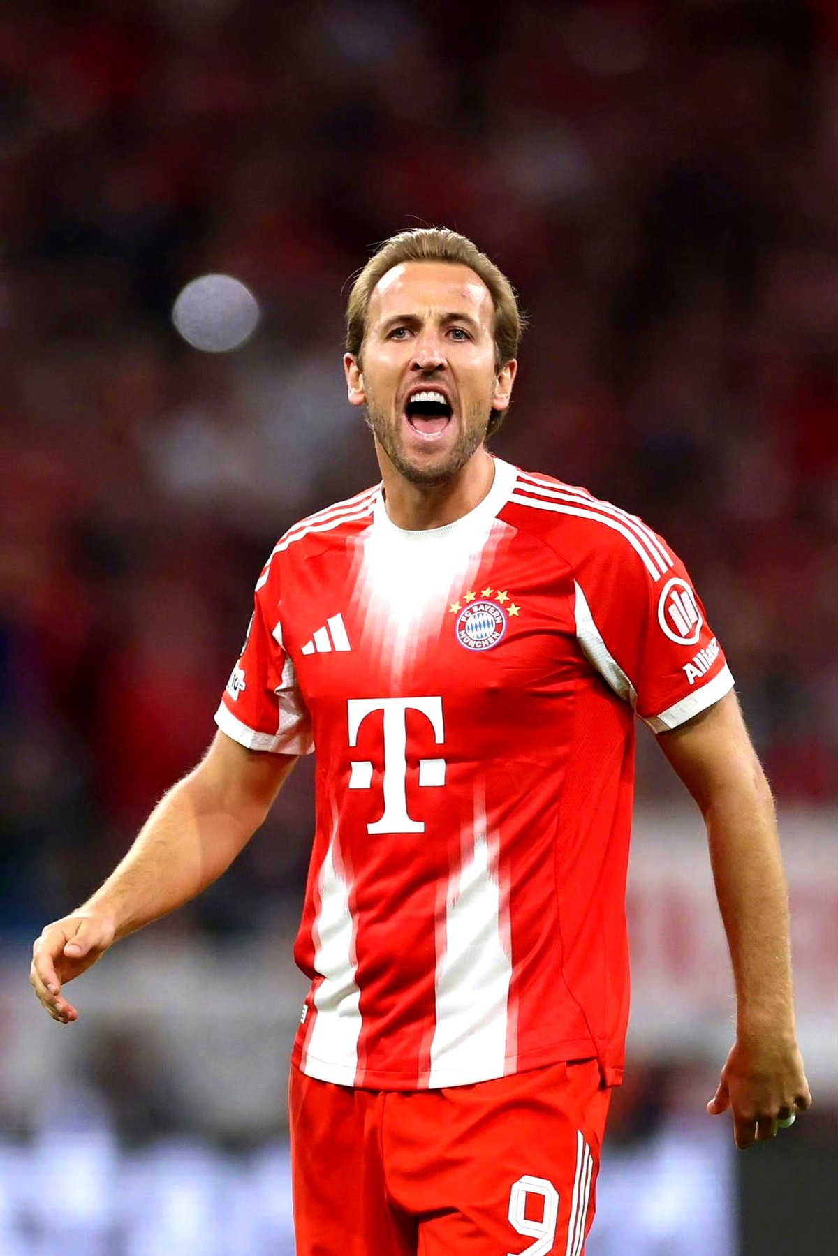 AYX爱游戏中国-赛地聚焦：欧超杯国际比赛日热度飙升，拜仁慕尼黑门线救险，压力陡增，年轻球员得到机会的简单介绍