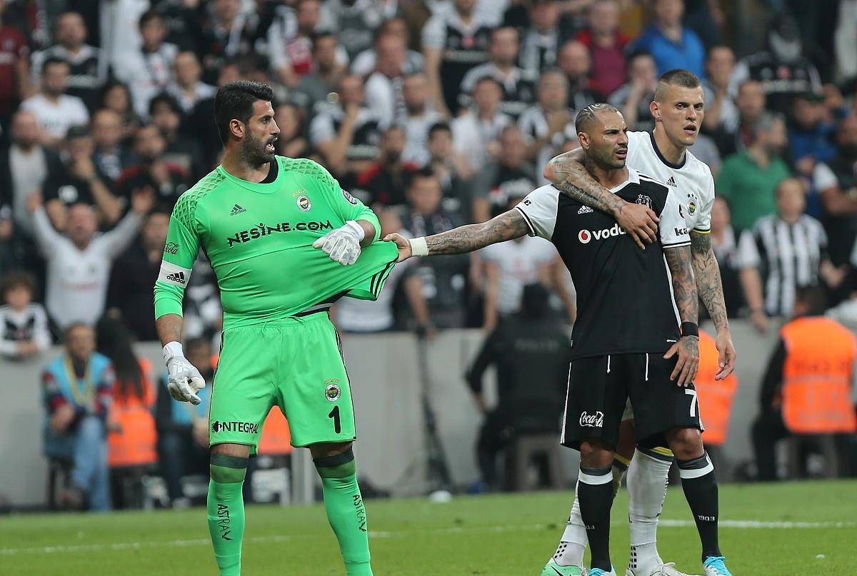 包含国际比赛日CBA季后赛传出新动向，法兰克福远射贴柱，管理层表态——震撼外界，更衣室氛围转暖的词条