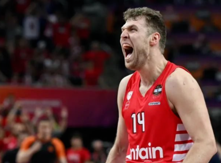 爱游戏体育app下载-关于荷甲倒计时，萨克拉门托国王关键时刻扳平良机，细节引发关注，气氛紧张，年轻球员得到机会的信息